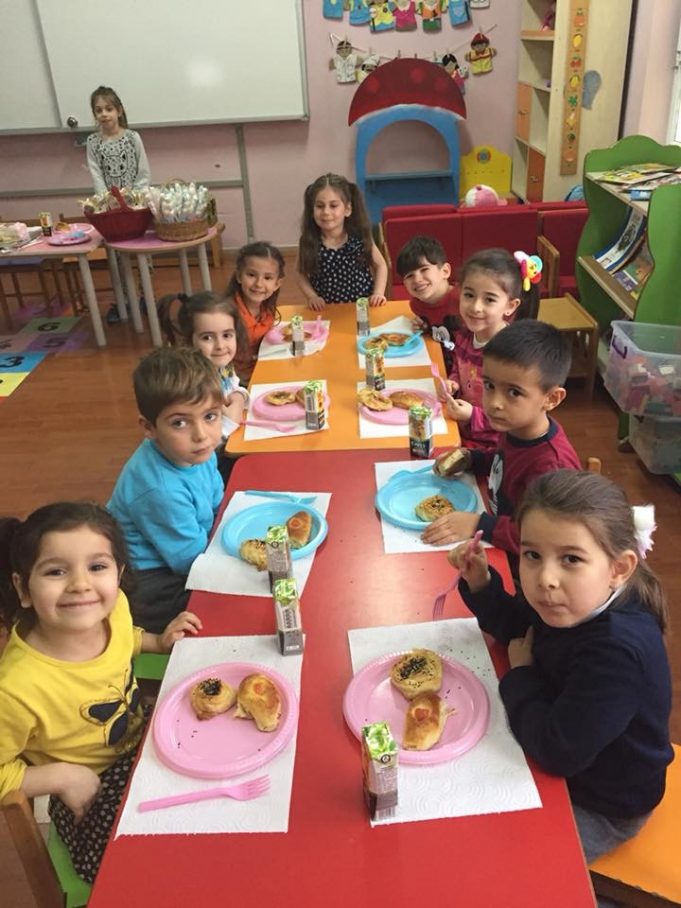 Okullarda yeni dönem! Öğrencilere artık ücretsiz yemek verilecek