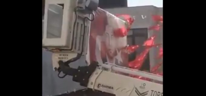 Torbalı belediye başkanı’nın Ömer Halisdemir’in resmini söktü iddiası