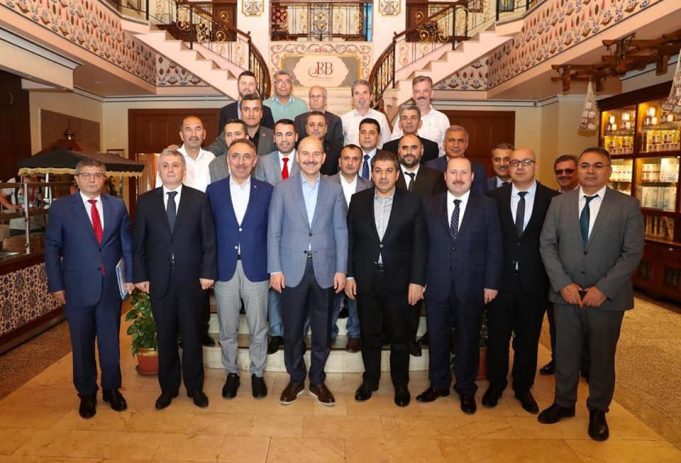 ESENLER’DE BAKAN SÜLEYMAN SOYLU MUHTARLAR İLE BULUŞTU (VİDEO)