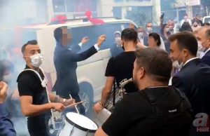 ESENLER’DE YOLU KAPATIP ADETA SOKAK DÜĞÜNÜ YAPANLARA CEZA