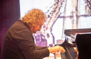 PİYANO RESİTALİYLE UZAYIN DERİNLİKLERİNE YOLCULUK