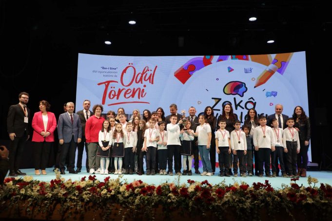ZEKÂNIN ŞAMPİYONLARI!