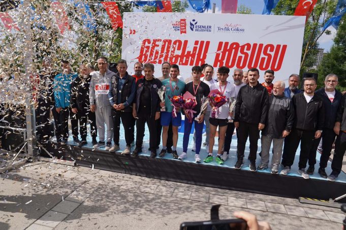 ESENLER’İN İLK ‘GENÇLİK KOŞUSU’
