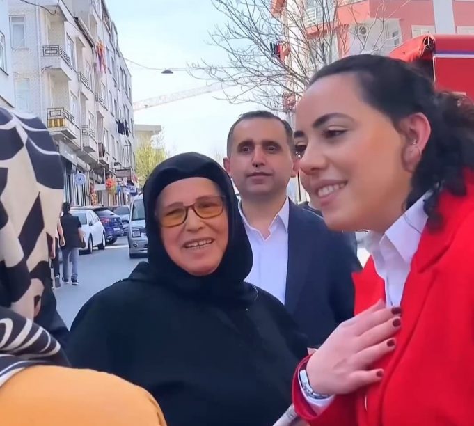 MUHTARIMIZ ‘EN GENÇ KADIN MUHTAR’ SEÇİLDİ