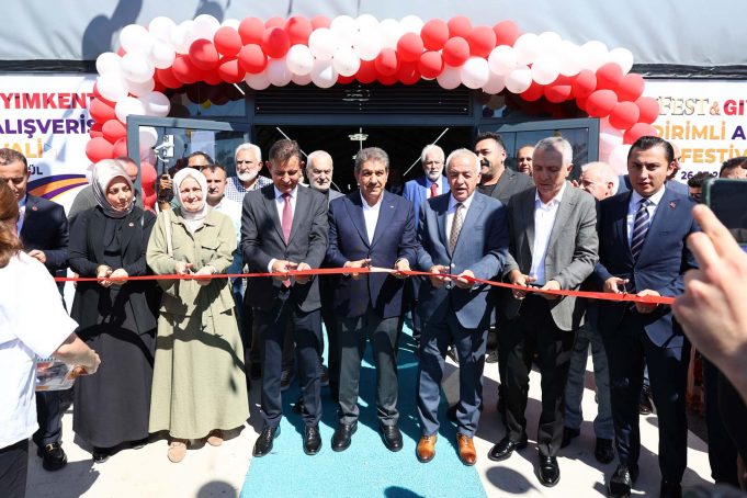 FUAR KAPILARINI AÇTI