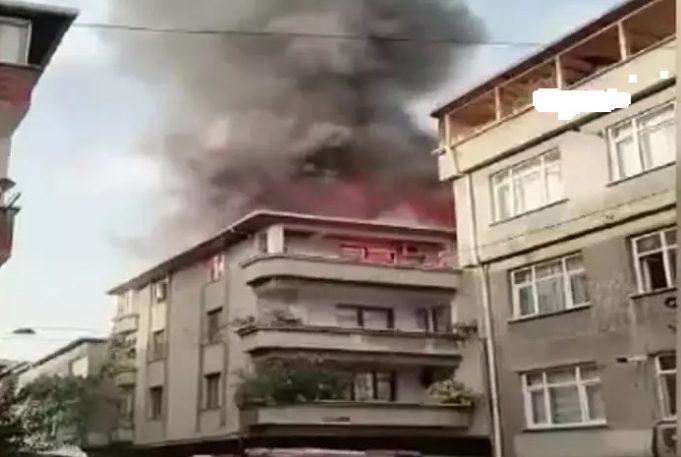ÇATI TADİLATINDA YANGIN