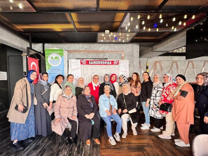 ALAÇAMLI KADINLAR KAHVALTIDA BULUŞTU