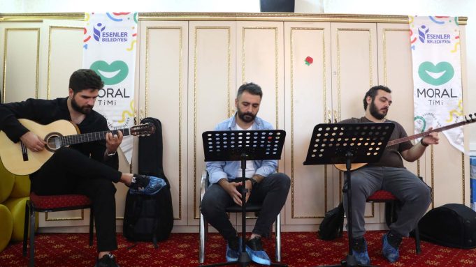 NİNELERE MORAL OLDULAR