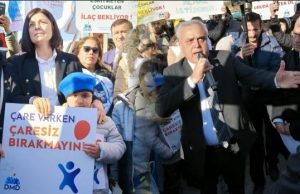 DMD HASTAYAKINLARININ HAYKIRIŞI: BİZİ NE ZAMAN DUYACAKSINIZ?