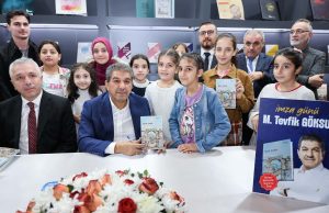 GÖKSU TÜYAP’TA ESERİNİ İMZALADI