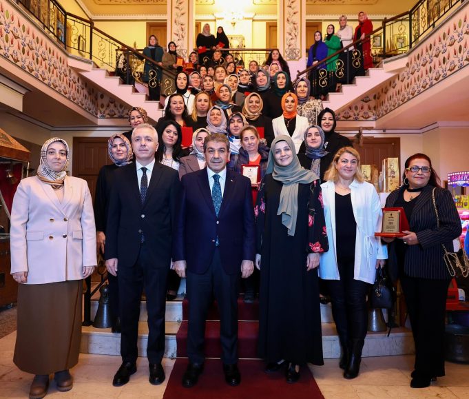 KADIN KOLLARINA GÜNEŞ DOĞACAK