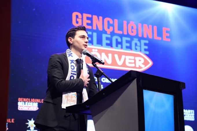 AK PARTİ’DE GENÇLİK HASAN TAHA’YA EMANET