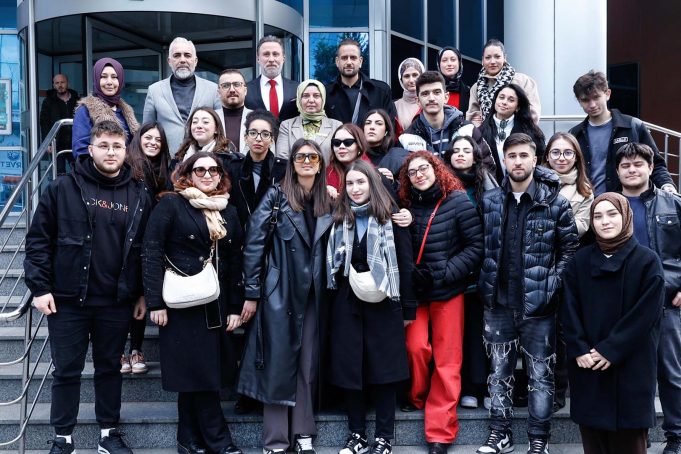 İTALYAN ÖĞRENCİLER BELEDİYEYE MİSAFİR OLDU