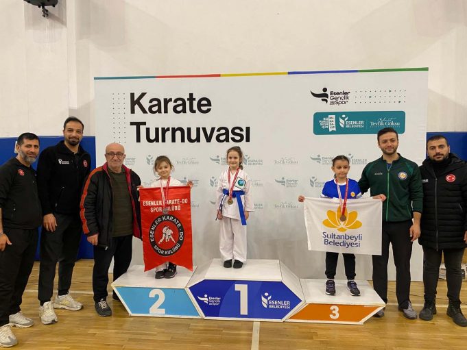 KARATECİLER GÖZ DOLDURDU